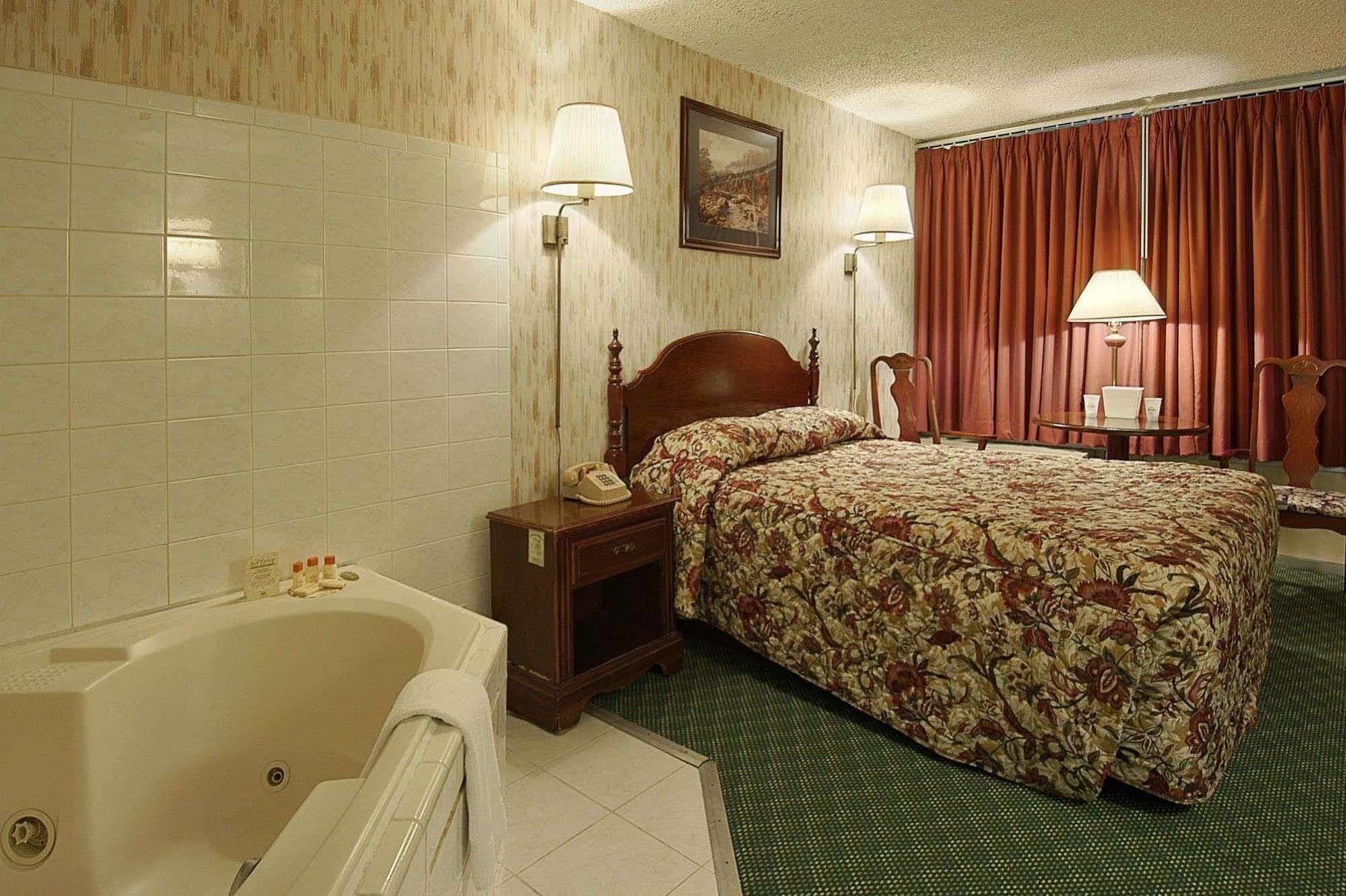 Knights Inn Rantoul Room photo